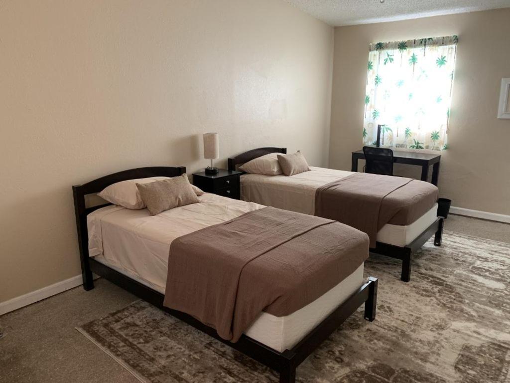 Sebastian Gardens Inn & Suites Екстер'єр фото